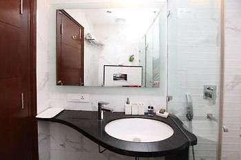 Oyo Premium Pitampura Hotel Nuova Delhi Esterno foto