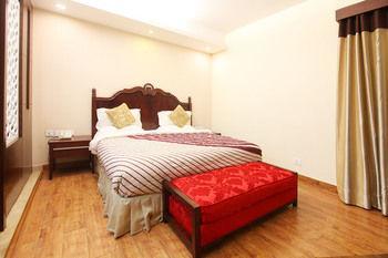 Oyo Premium Pitampura Hotel Nuova Delhi Esterno foto