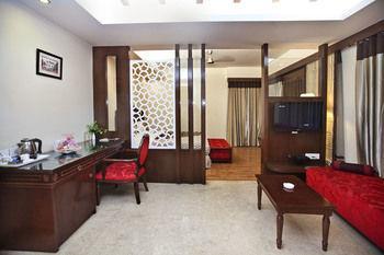 Oyo Premium Pitampura Hotel Nuova Delhi Esterno foto