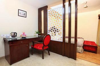 Oyo Premium Pitampura Hotel Nuova Delhi Esterno foto