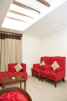 Oyo Premium Pitampura Hotel Nuova Delhi Esterno foto