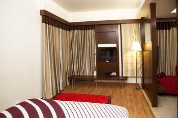 Oyo Premium Pitampura Hotel Nuova Delhi Esterno foto