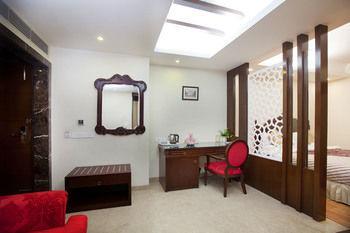 Oyo Premium Pitampura Hotel Nuova Delhi Esterno foto