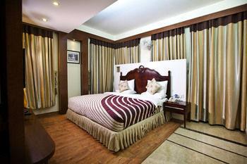Oyo Premium Pitampura Hotel Nuova Delhi Esterno foto